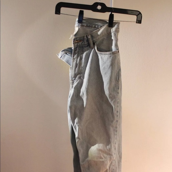 H&M Men's Skinny/Straight Light Wash Jeans - Picture 2 of 5